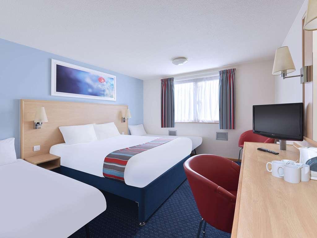 Travelodge Sheffield Central Habitación foto